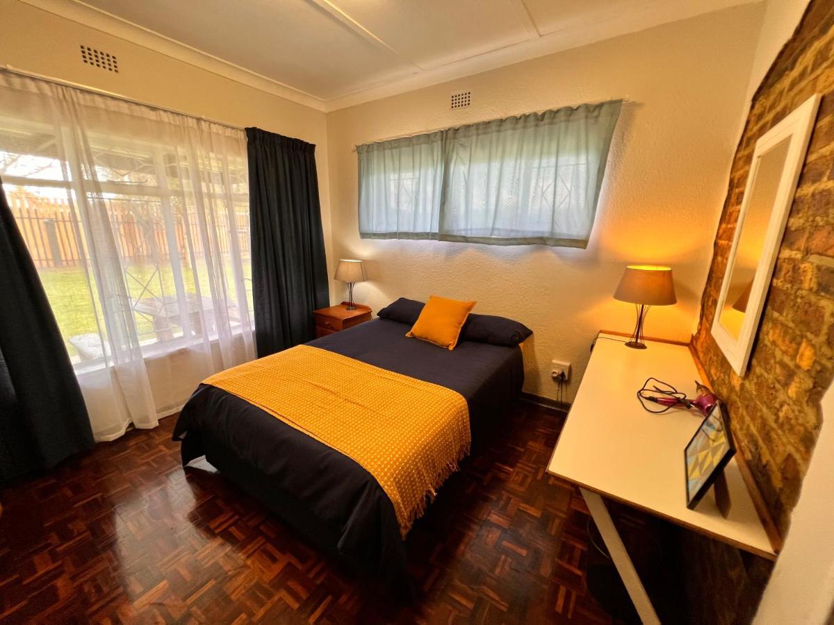 Firefly Budget Friendly Guest House Kempton Park Buitenkant foto