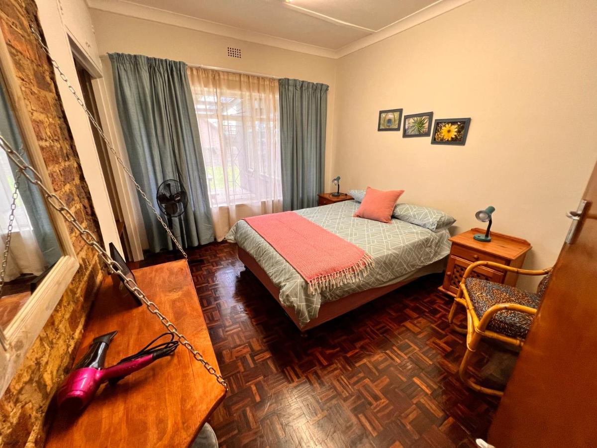 Firefly Budget Friendly Guest House Kempton Park Buitenkant foto
