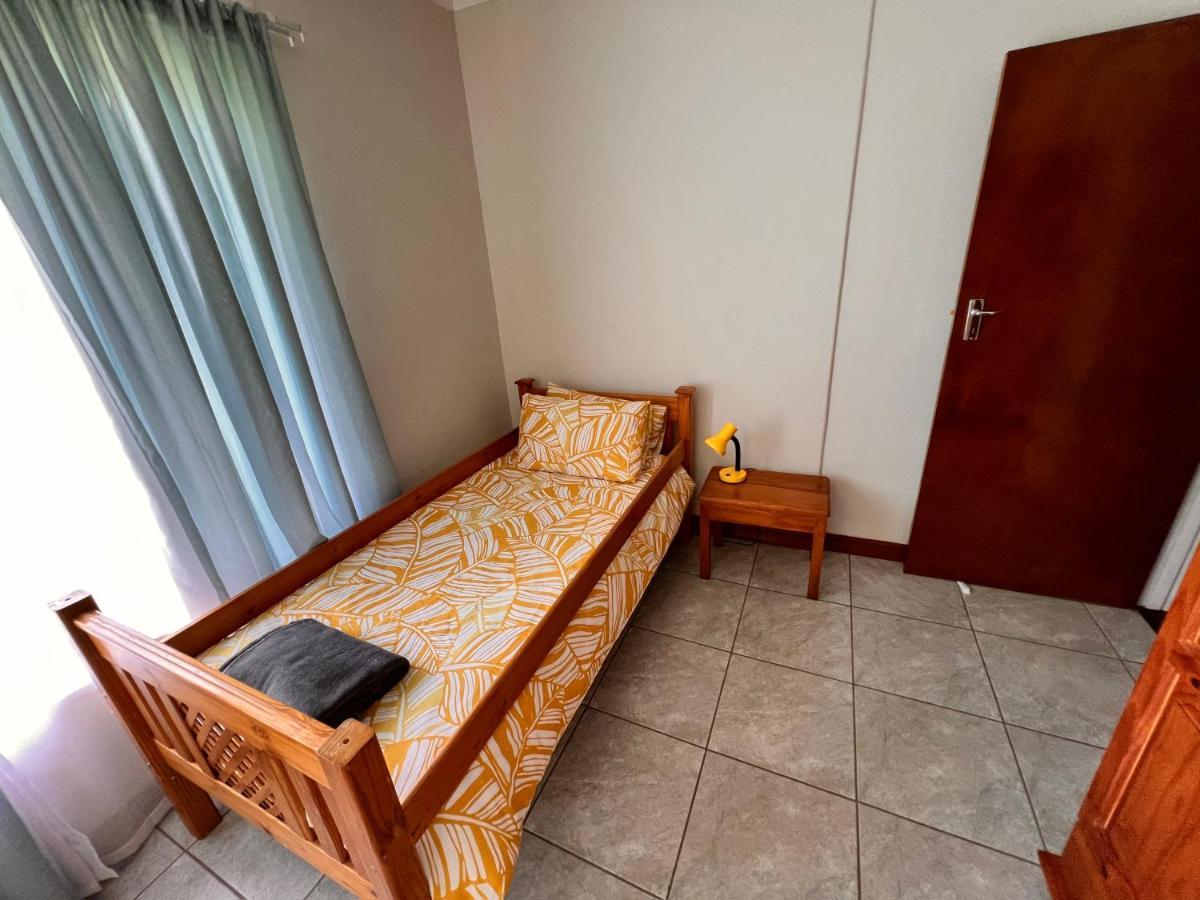 Firefly Budget Friendly Guest House Kempton Park Buitenkant foto