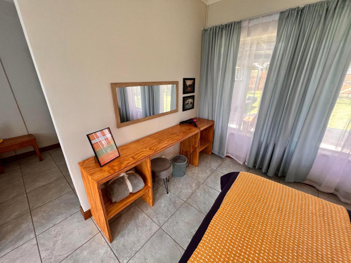 Firefly Budget Friendly Guest House Kempton Park Buitenkant foto