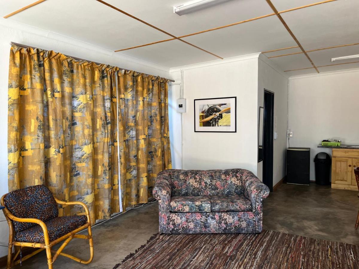 Firefly Budget Friendly Guest House Kempton Park Buitenkant foto