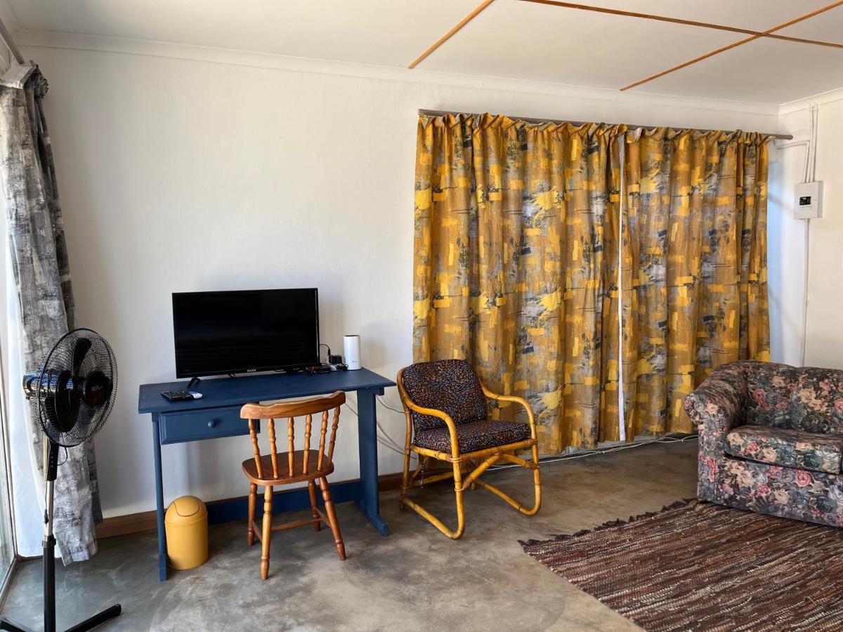 Firefly Budget Friendly Guest House Kempton Park Buitenkant foto