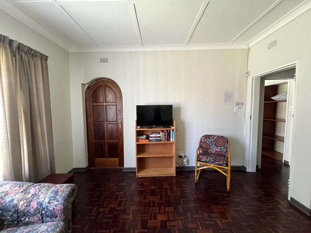Firefly Budget Friendly Guest House Kempton Park Buitenkant foto